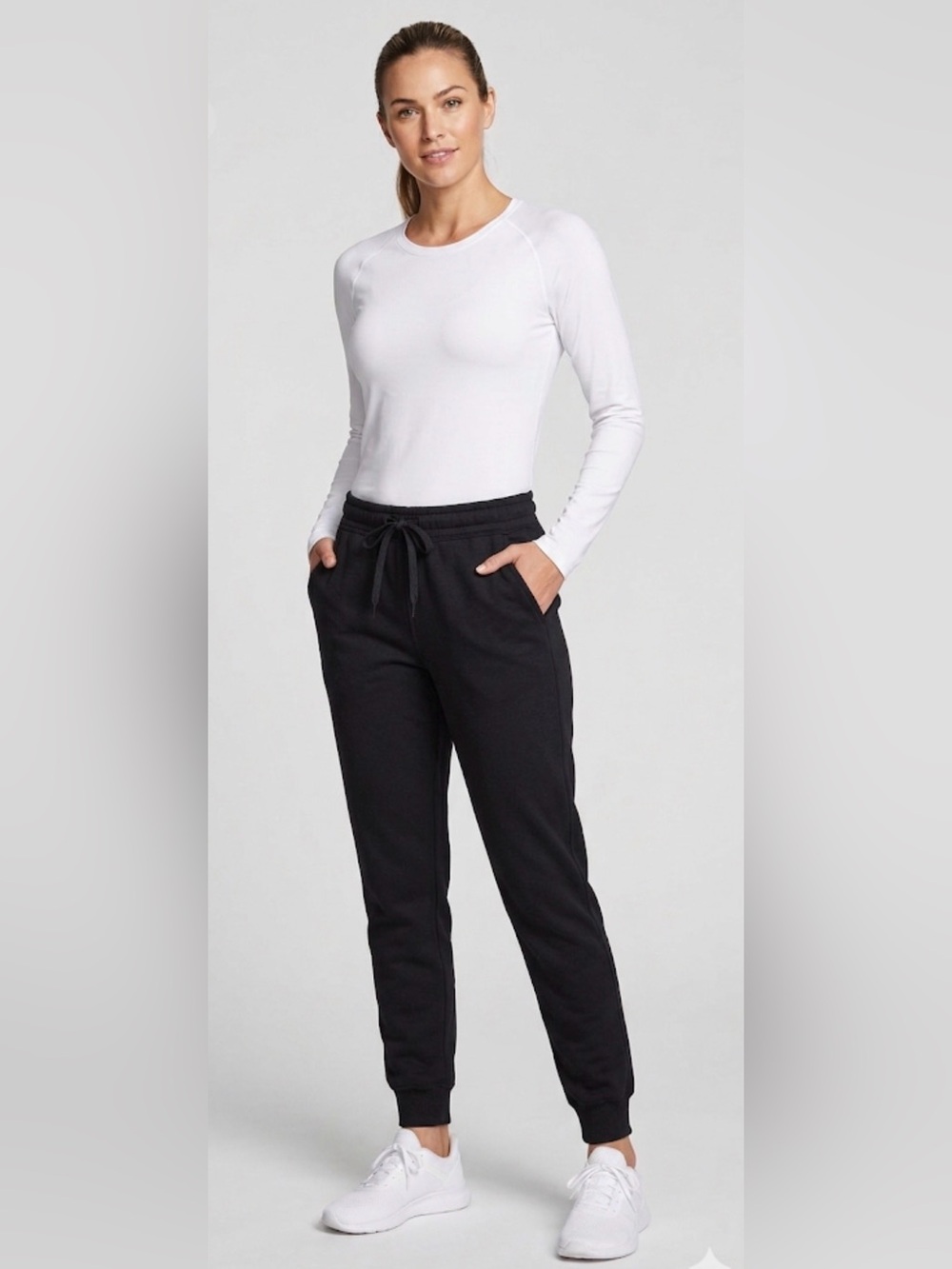 Eddie Bauer Fleece Lined Pants Black women’s Size 4